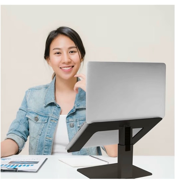 ADJUSTABLE LAPTOP STAND - Picture 2 of 4